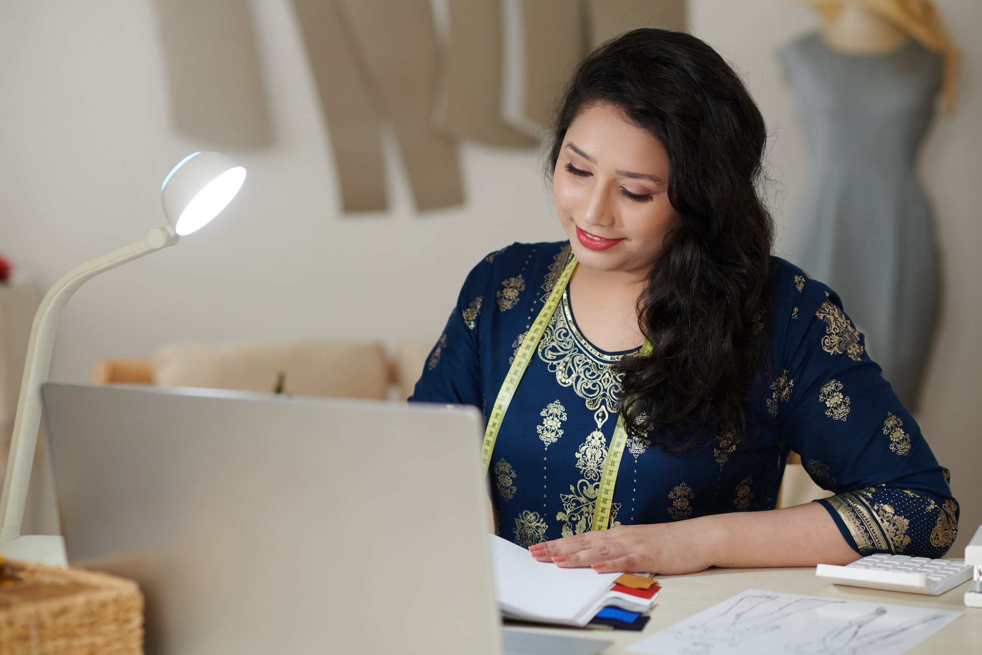 Tailor Keeping Track of Projects